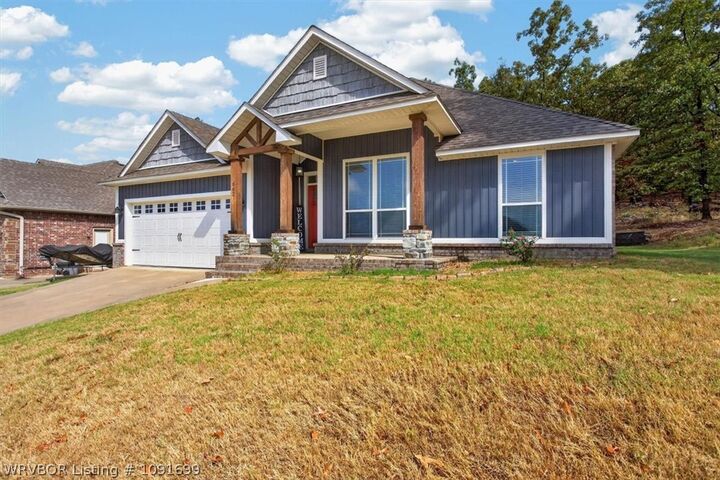Property Photo:  662 Live Oak Drive  AR 72936 