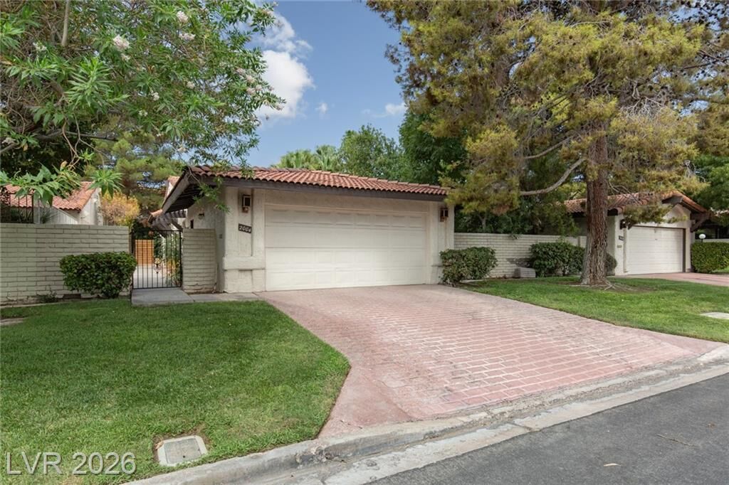 Property Photo: 2004 Calle De Espana NV 89102