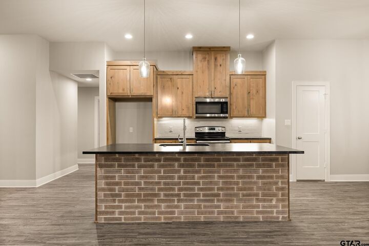 Property Photo: 1628 Legacy Dr TX 75703