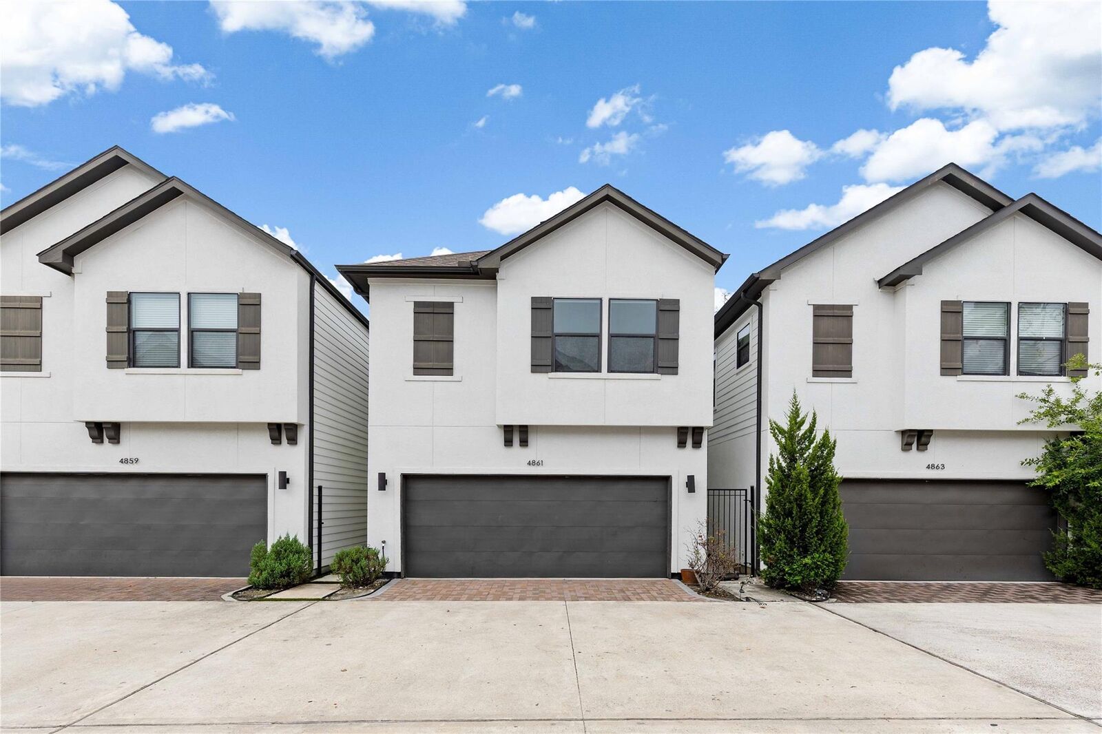 Property Photo: 4861 Rich Oak Drive TX 77018