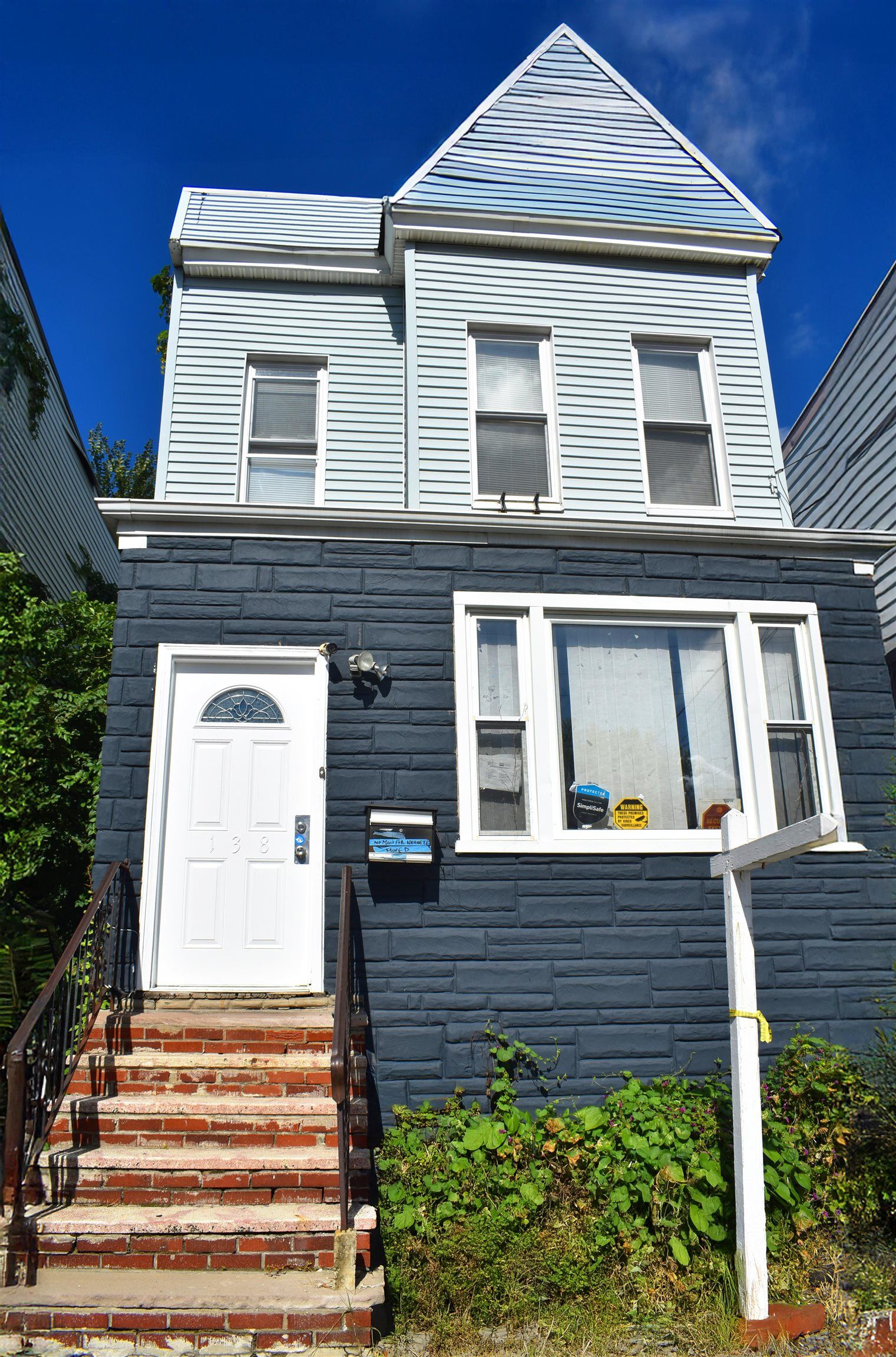 Property Photo:  138 Bayview Ave  NJ 07305 