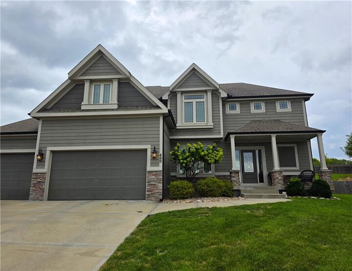 Property Photo:  400 Yolanda Circle  MO 64060 