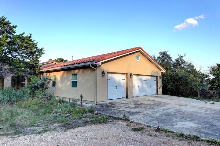 Property Photo:  203 Rim Rock Circle W  TX 78024 