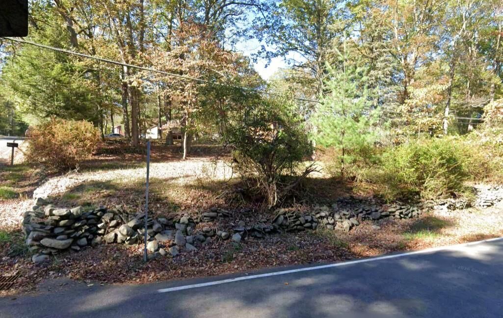 Property Photo:  4404 Woodside Drive  PA 18301 