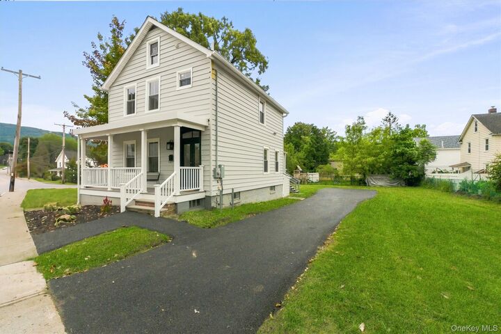 Property Photo:  119 Verplanck Avenue  NY 12508 