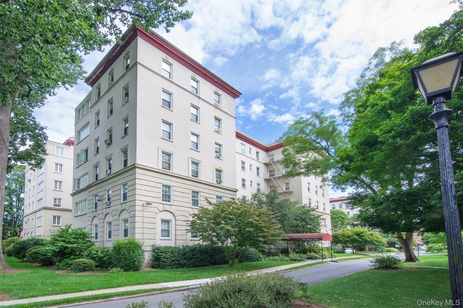Property Photo:  1 Park Lane 3A  NY 10552 