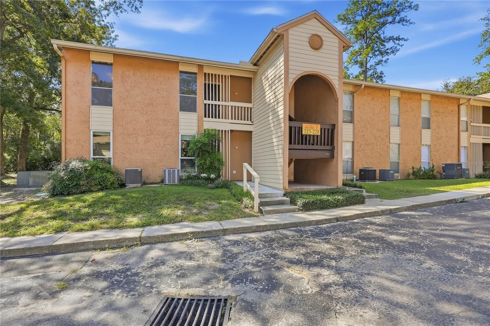 Property Photo:  1810 NW 23rd Boulevard 225  FL 32605 