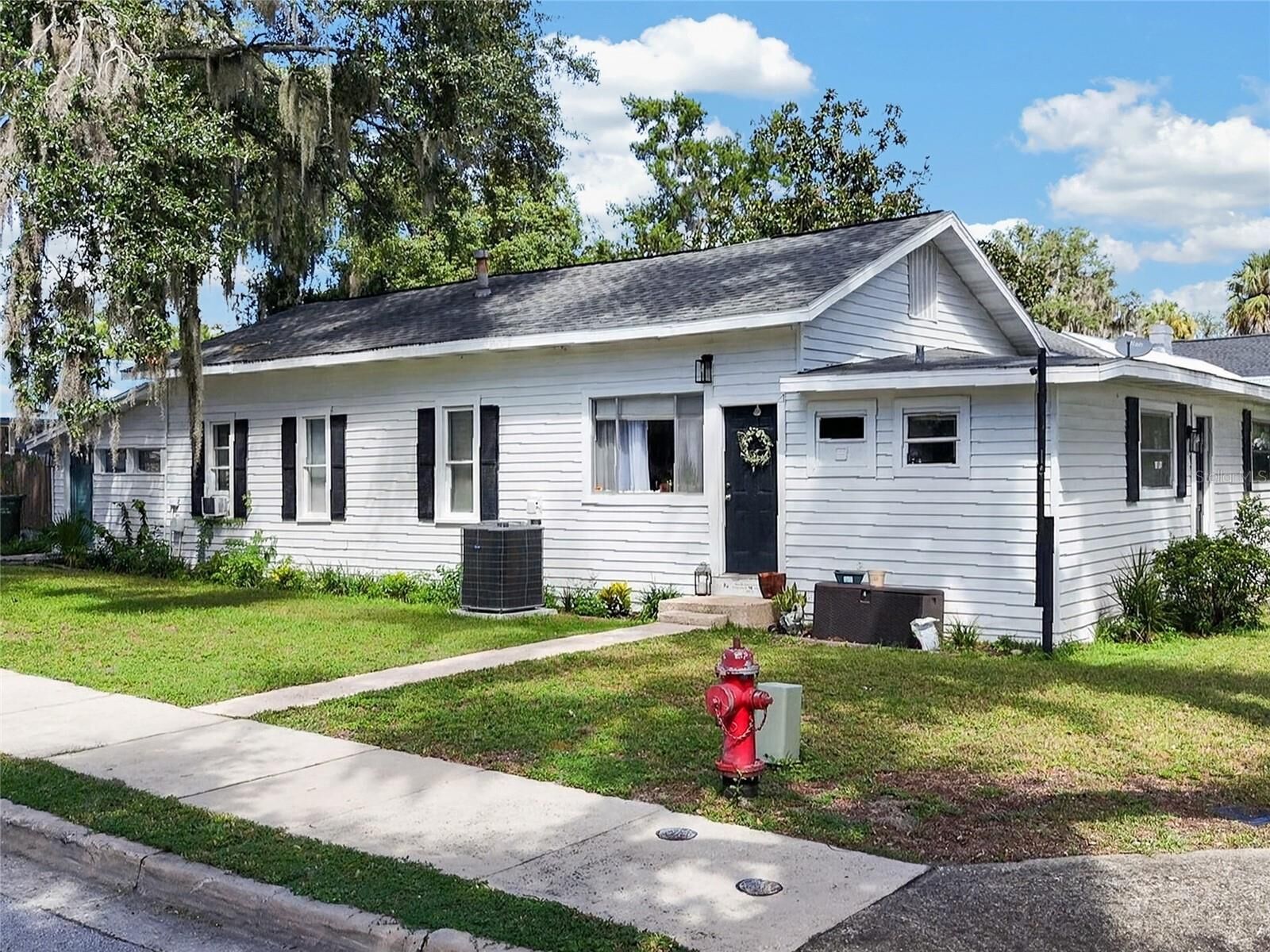 Property Photo:  325 S 2nd Street  FL 34748 