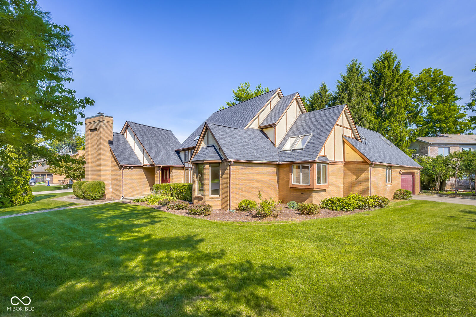 Property Photo:  1058 Junco Drive  IN 47203 