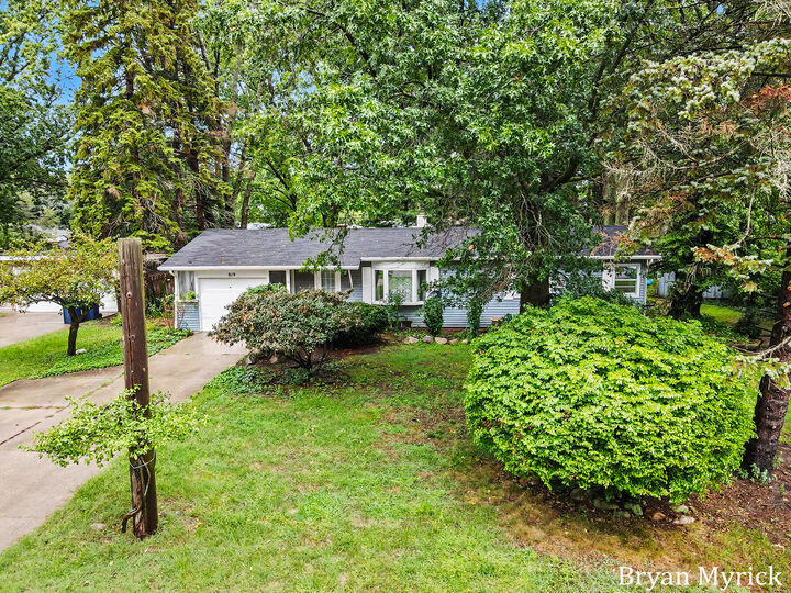 Property Photo: 819 W 25th Street MI 49423