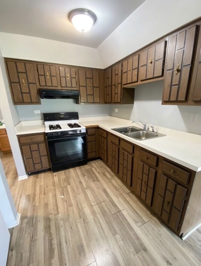 Property Photo:  5739 129th Street 1B  IL 60418 