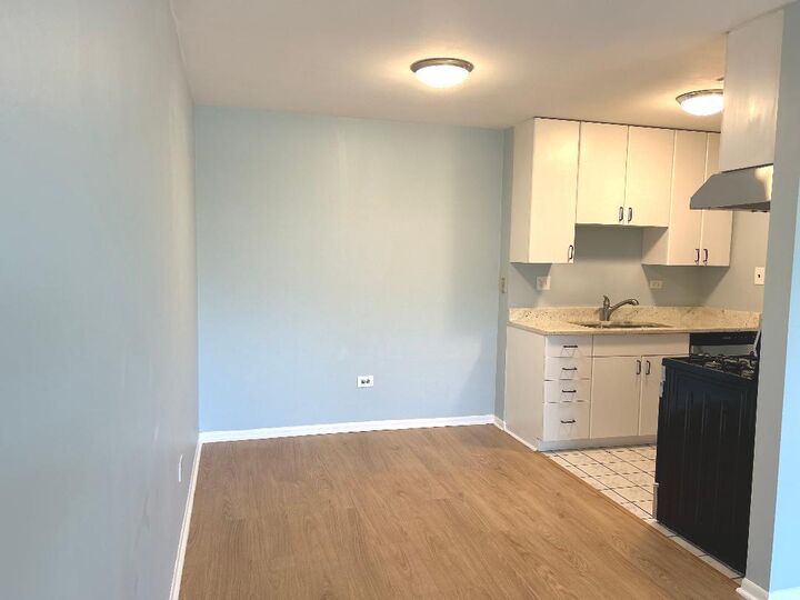 Property Photo: 8970 N Parkside Avenue 416 IL 60016