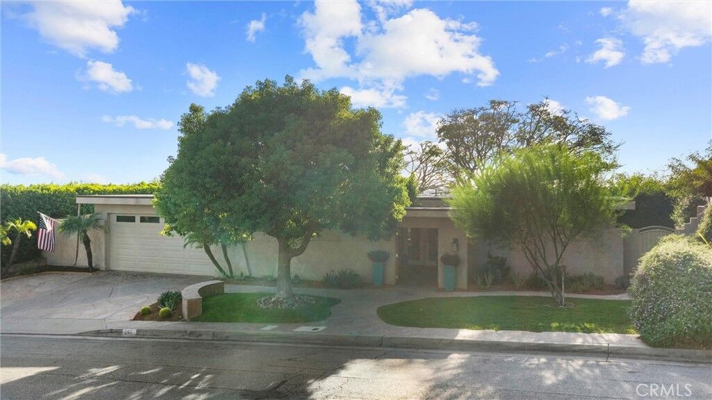 Property Photo:  2621 N Mountain  CA 91711 