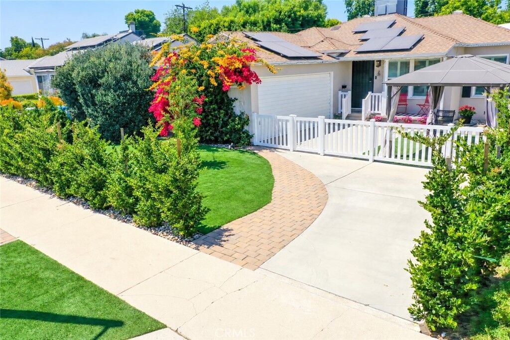Property Photo:  17415 Victory  CA 91406 