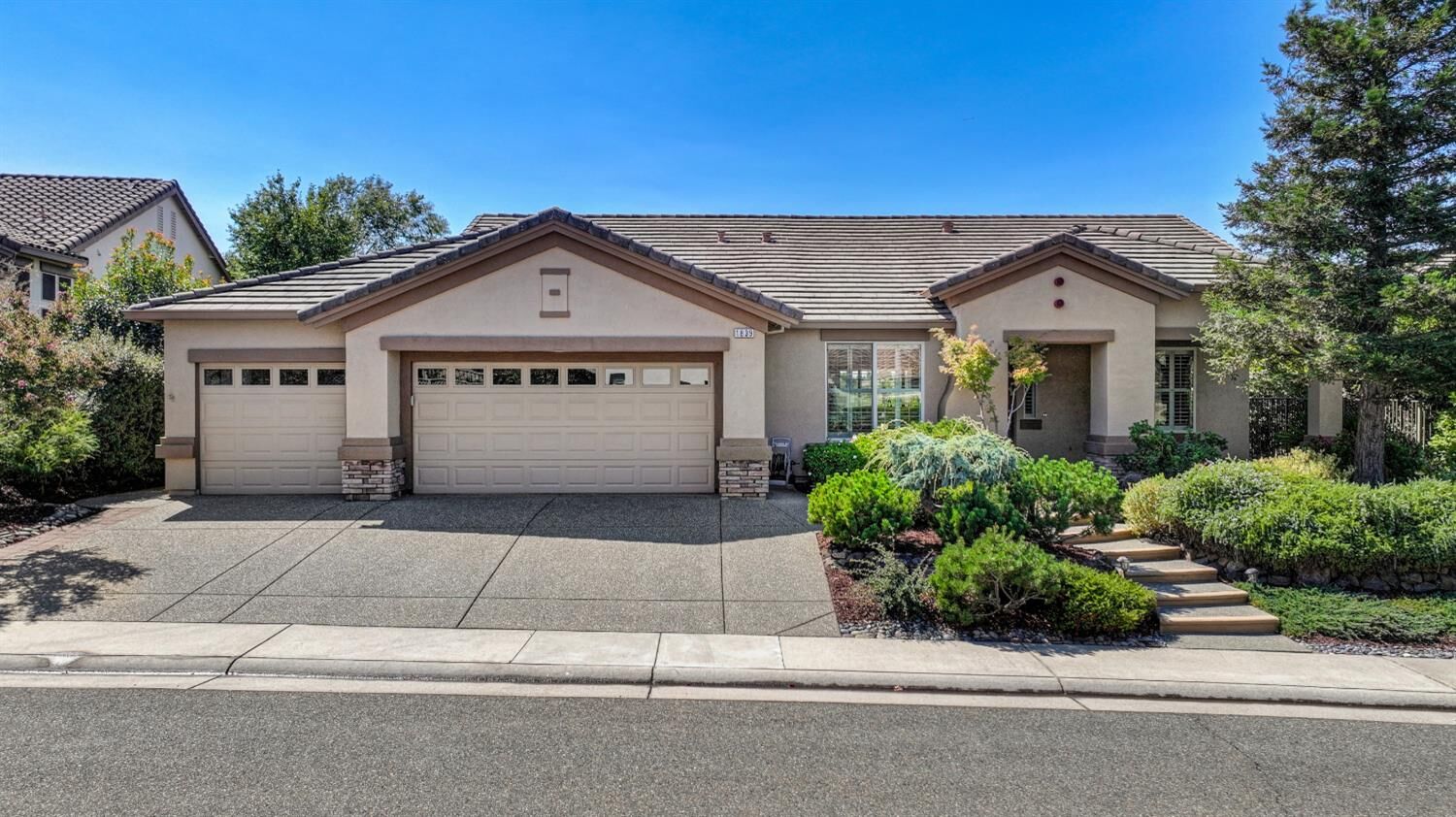 Property Photo:  1839 Fallen Leaf Lane  CA 95648 