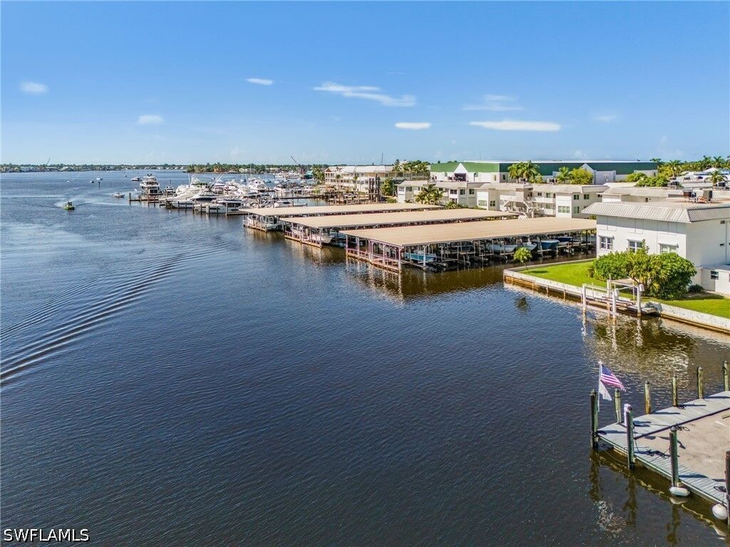 Property Photo: 1100 8th Avenue S 205A FL 34102