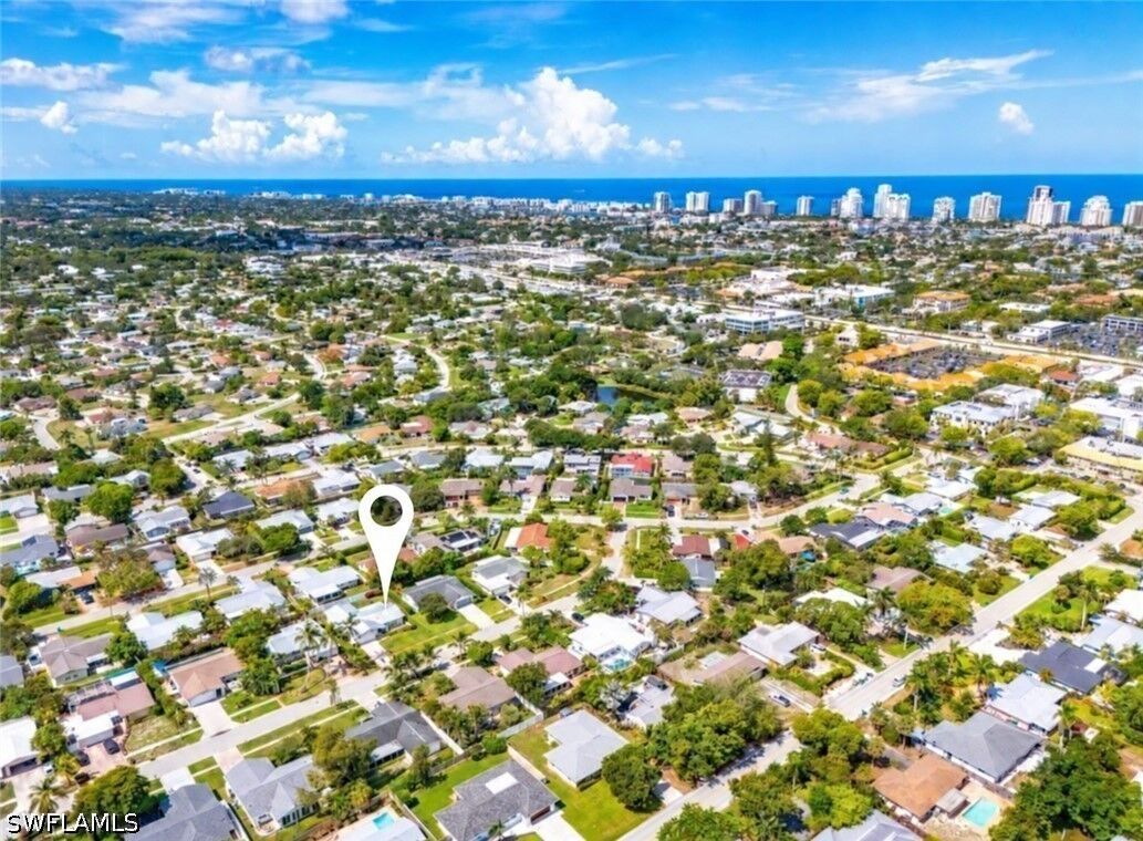 Property Photo: 1228 Lastrada Lane FL 34103