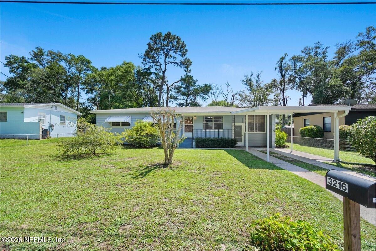 Property Photo: 3216 Lansdell Drive FL 32208