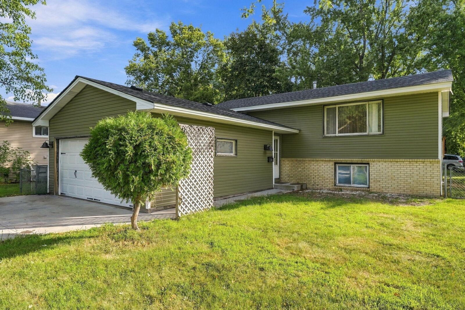 Property Photo: 6900 Brunswick Avenue N MN 55429
