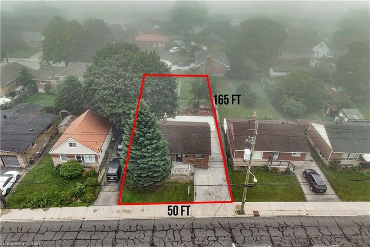 Photo de la propriété:  441 West 5th Street  ON L9C 3P5 