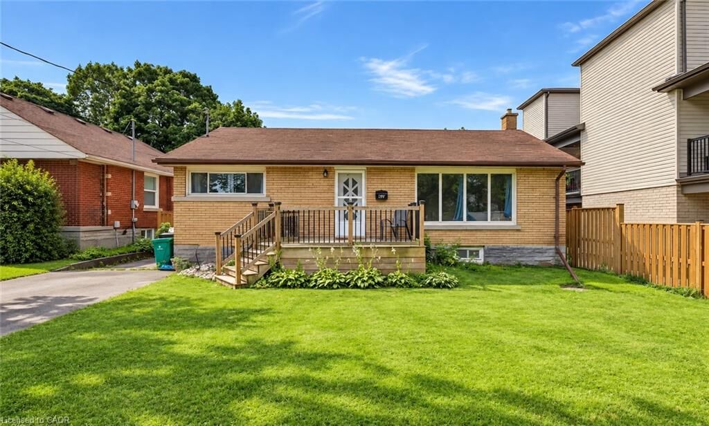 Property Photo:  195 Belleview Avenue  ON N2B 1G6 