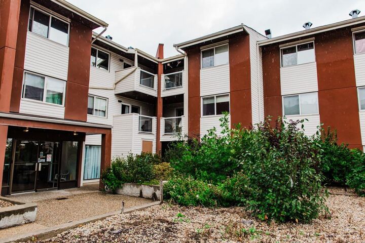 Property Photo:  9640 92 Avenue 32  AB T8V 0H4 