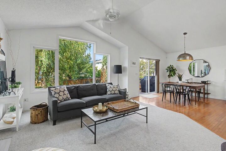 Property Photo:  81 Brightonstone Grove SE  AB T2Z 0C6 