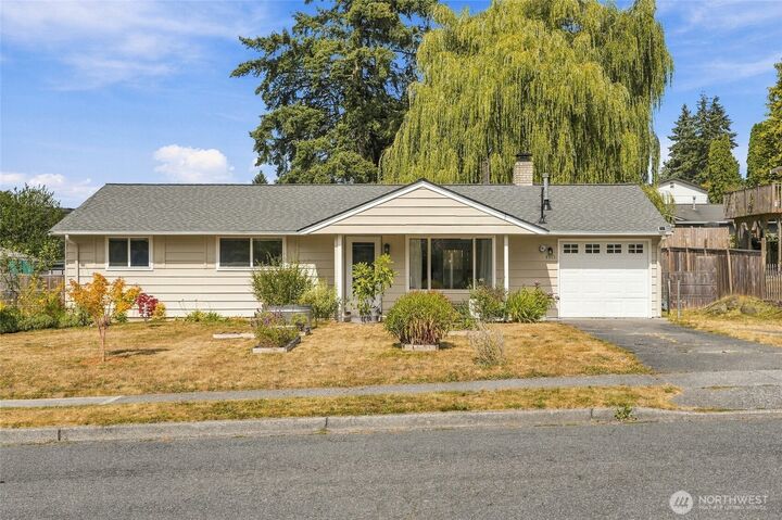 Property Photo: 4813 190th Street SW WA 98036