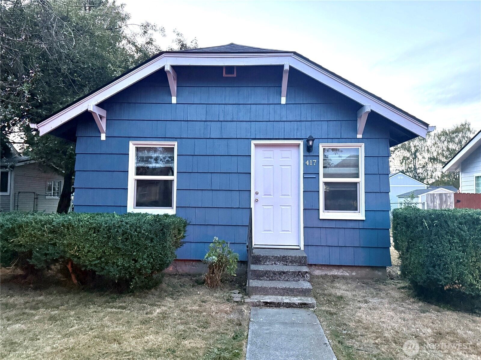 Property Photo:  417  15th Avenue  WA 98632 