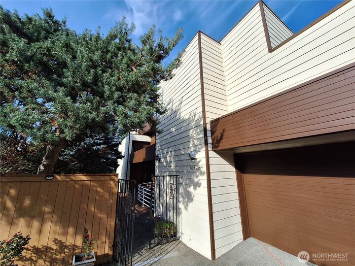 Property Photo: 16328 35th Avenue NE WA 98155