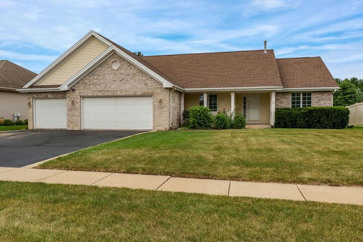 Property Photo: 6582 Deer Isle Drive IL 61016