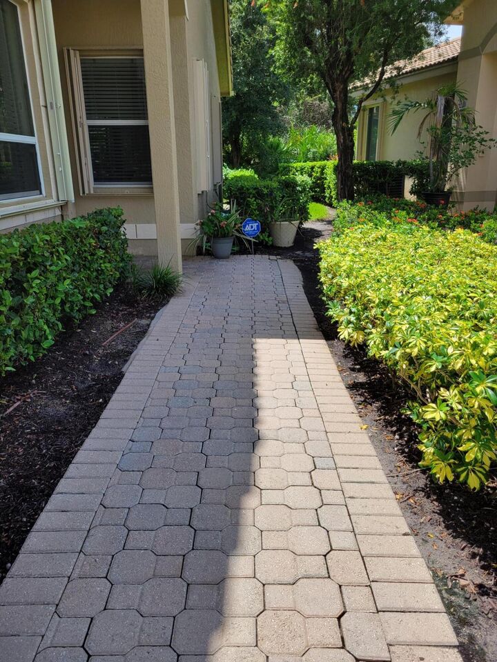 Property Photo: 7073 Torrey Pines Circle FL 34986