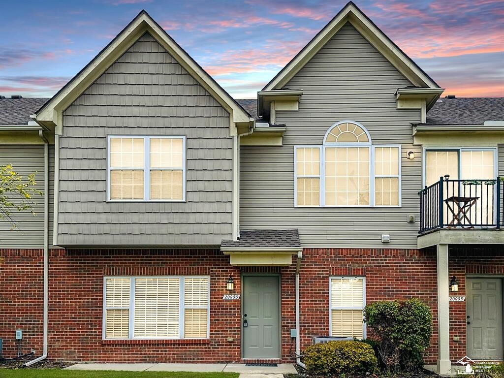 Property Photo:  20003 Hidden Oaks Drive  MI 48183 