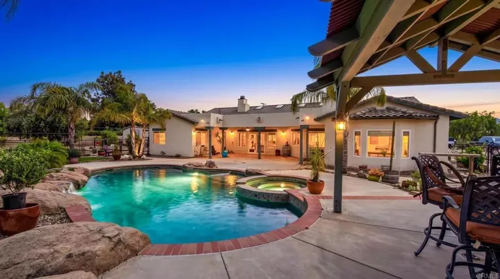 Property Photo: 25280 Paseo De Caballo CA 92065