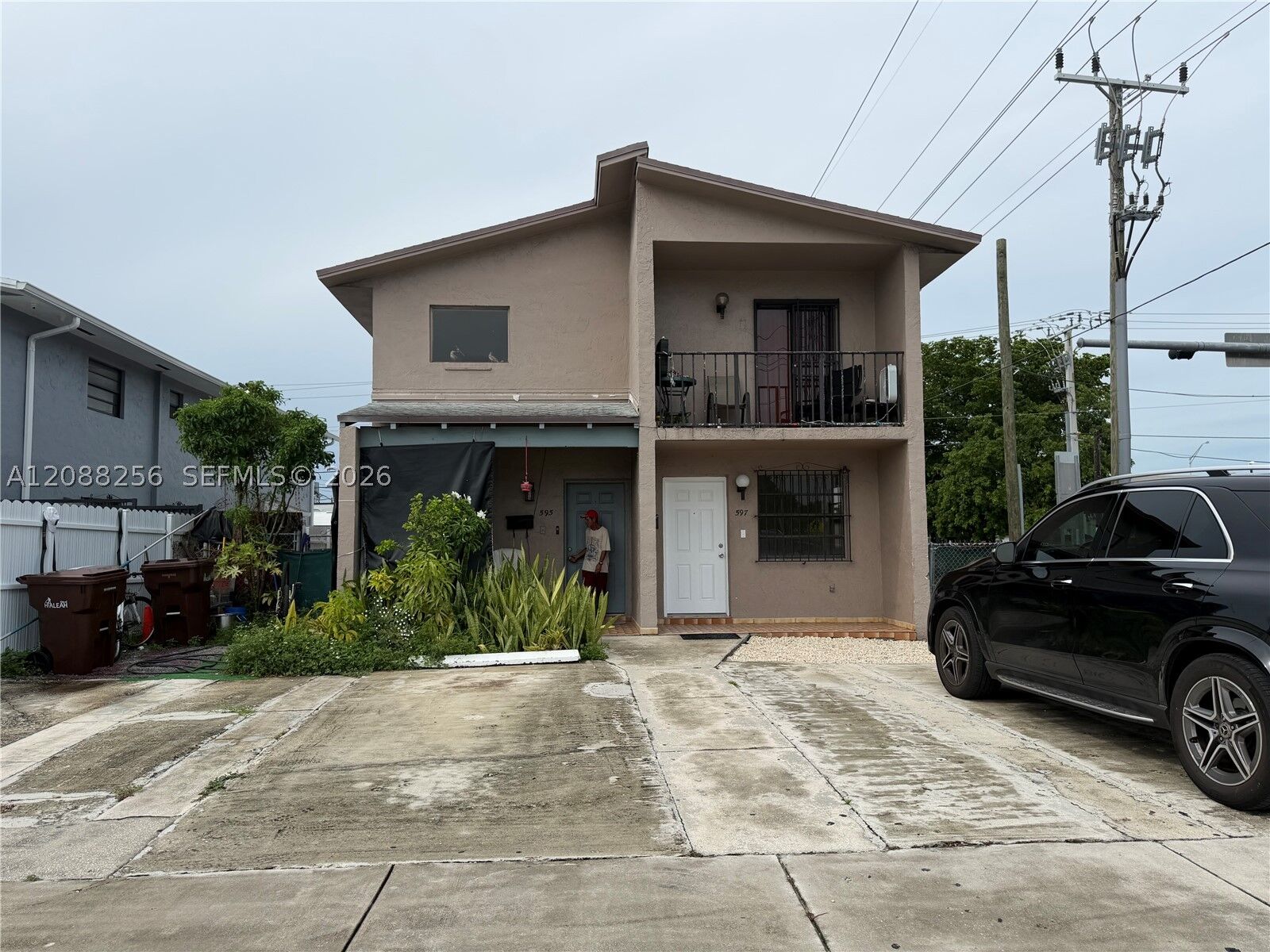 Property Photo:  595 E 8th St 595  FL 33010 
