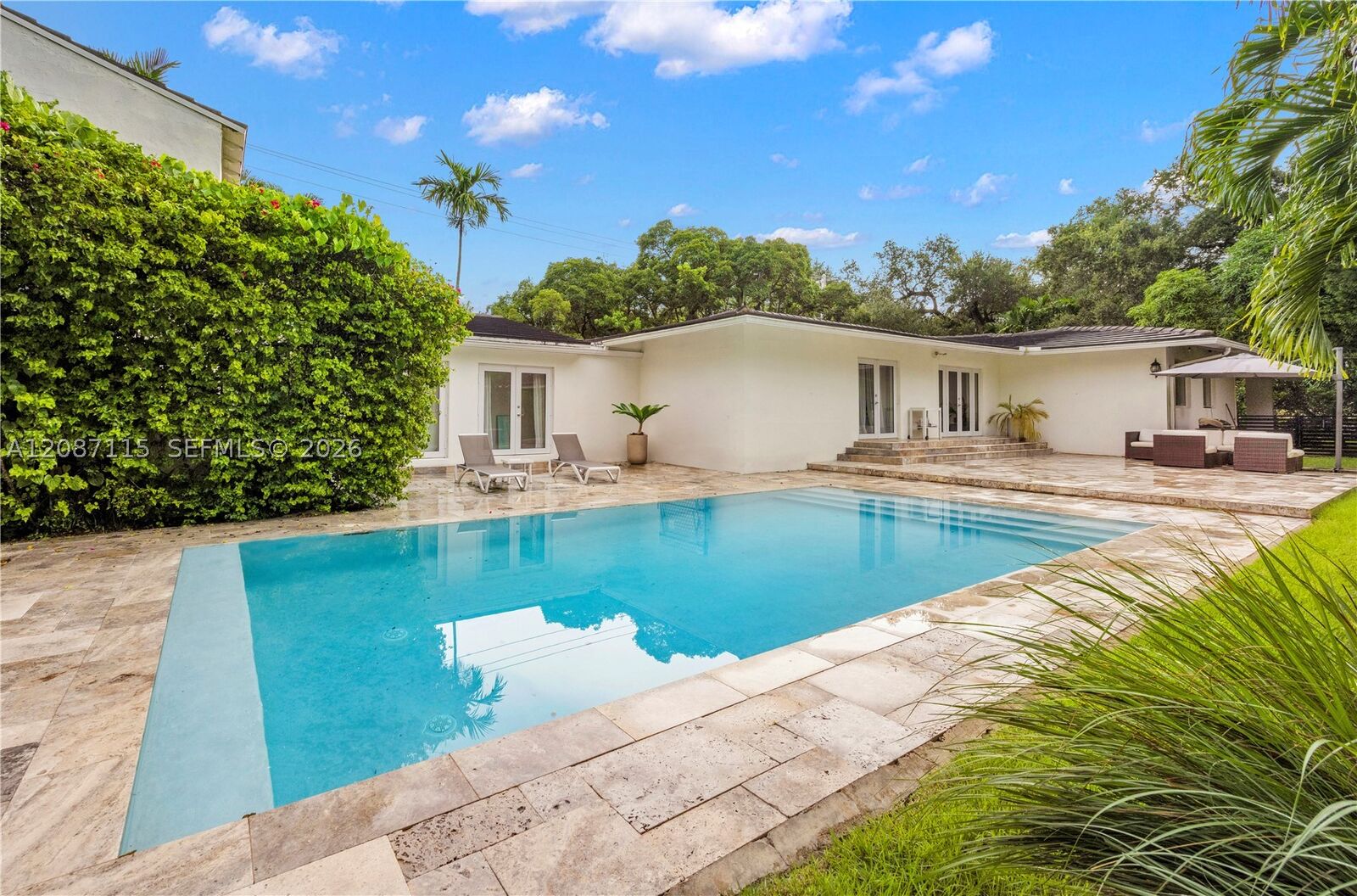 Property Photo: 1101 Coral Way FL 33134