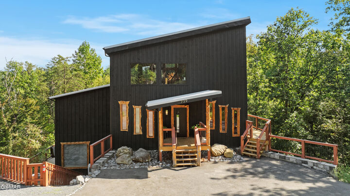 Property Photo: 739 &Amp 743 Rondayview Lane TN 37876