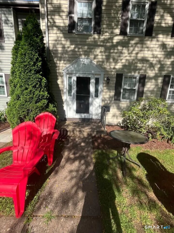 Property Photo:  66 Willieb Street 66  CT 06033 