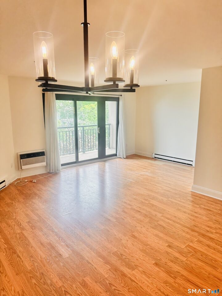 Property Photo: 104 North Street 401 CT 06902