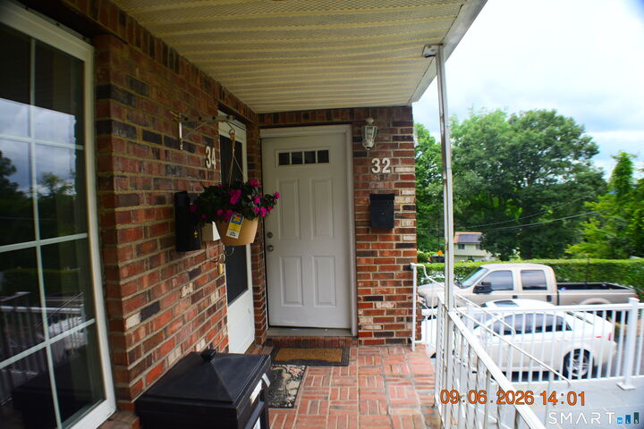 Property Photo:  32 Garden Hill Circle 32  CT 06704 