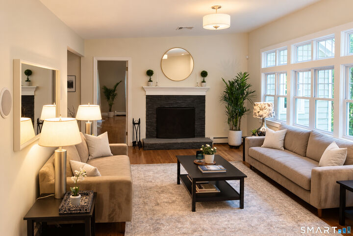Property Photo:  