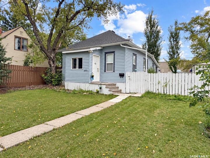 Property Photo:  1552 99th Street  SK S9A 0R3 