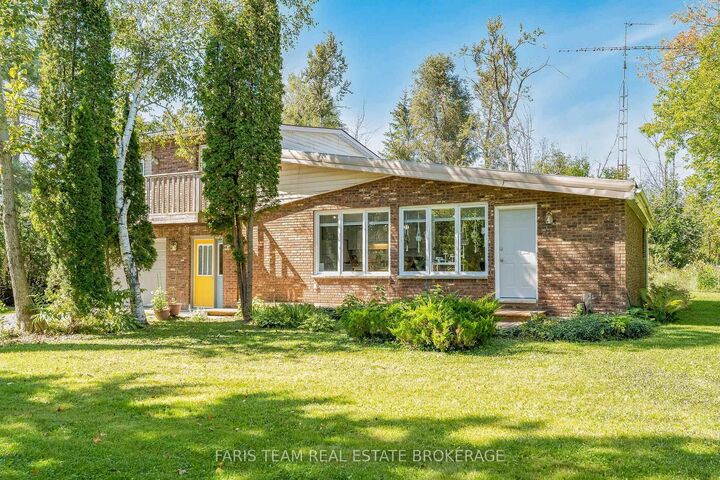 Property Photo:  224 Lakeshore Road W  ON L0L 2E0 