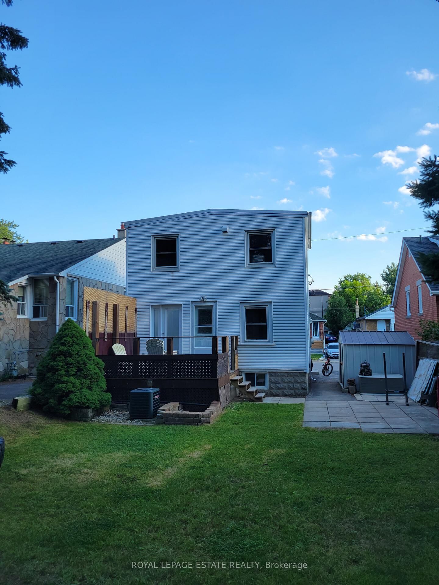 Property Photo:  13 Pinegrove Avenue Upper  ON M1N 2G3 