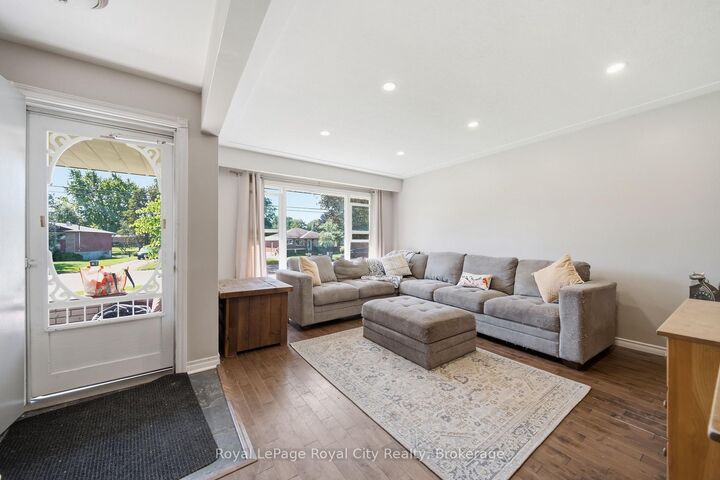 Property Photo:  164 Waverley Drive  ON N1E 1H2 