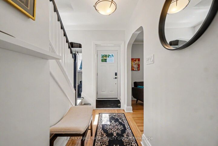 Property Photo:  407 Eden Avenue  ON K1Z 5J1 