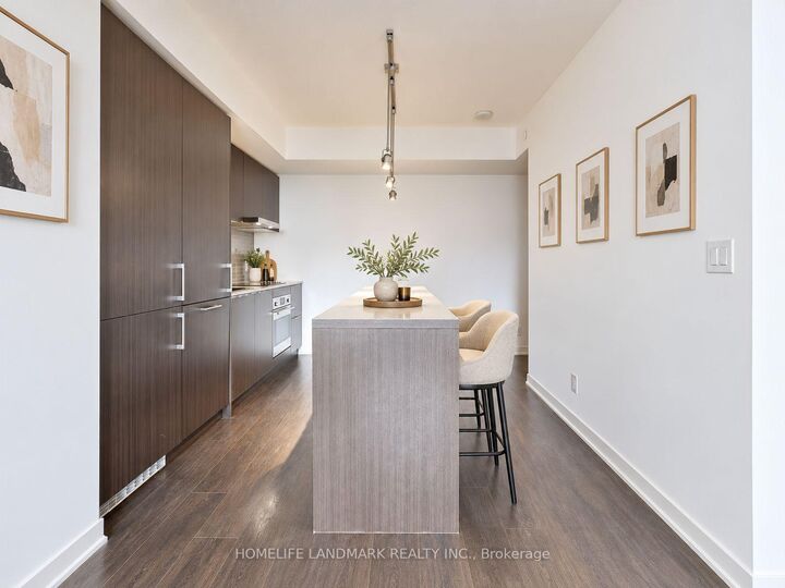 Property Photo:  100 Harbour Street 3405  ON M5J 0B5 