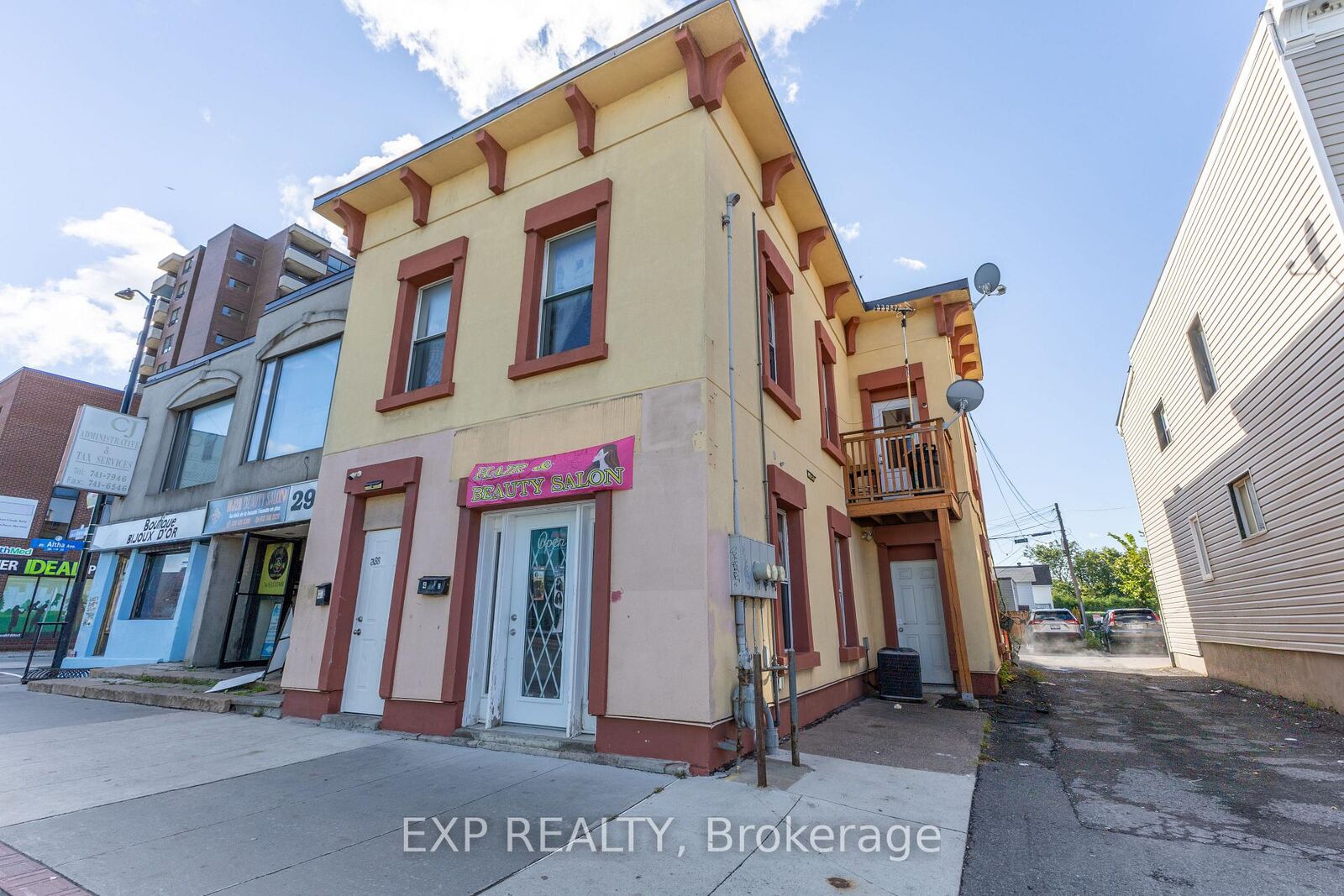 Property Photo:  288 Montreal Road 3  ON K1L 6B9 