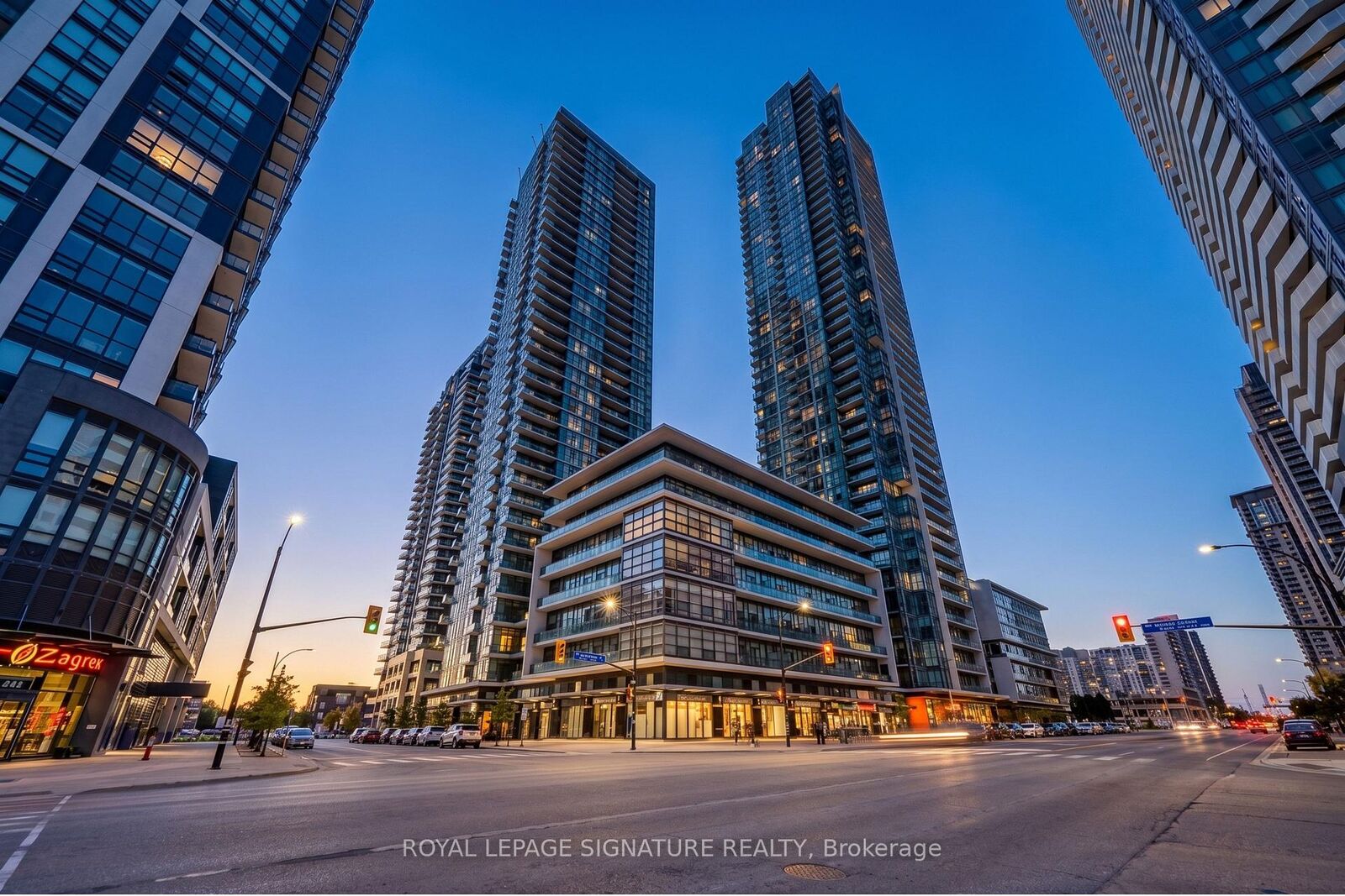 Property Photo:  4070 Confederation Parkway 3407  ON L5B 0E9 