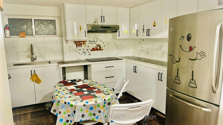 Property Photo:  Main 3271 Marlene Court  ON L4X 2N6 